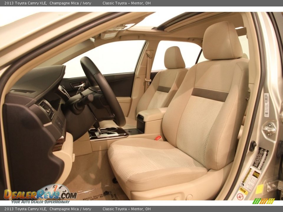 2013 Toyota Camry XLE Champagne Mica / Ivory Photo #3