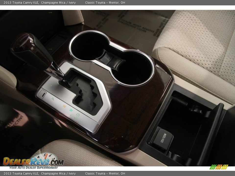 2013 Toyota Camry XLE Champagne Mica / Ivory Photo #10
