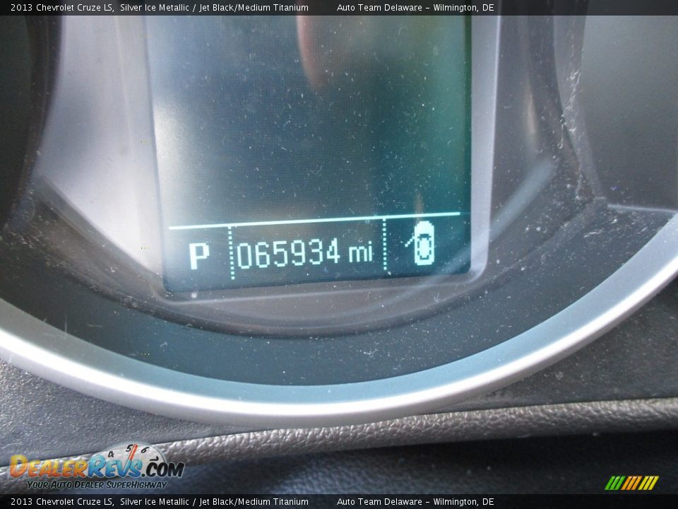 2013 Chevrolet Cruze LS Silver Ice Metallic / Jet Black/Medium Titanium Photo #14