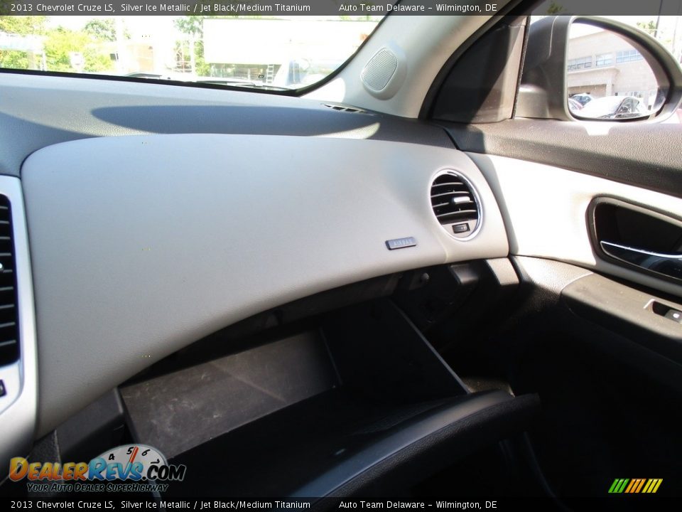 2013 Chevrolet Cruze LS Silver Ice Metallic / Jet Black/Medium Titanium Photo #16