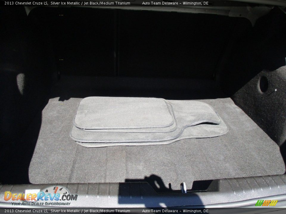 2013 Chevrolet Cruze LS Silver Ice Metallic / Jet Black/Medium Titanium Photo #22