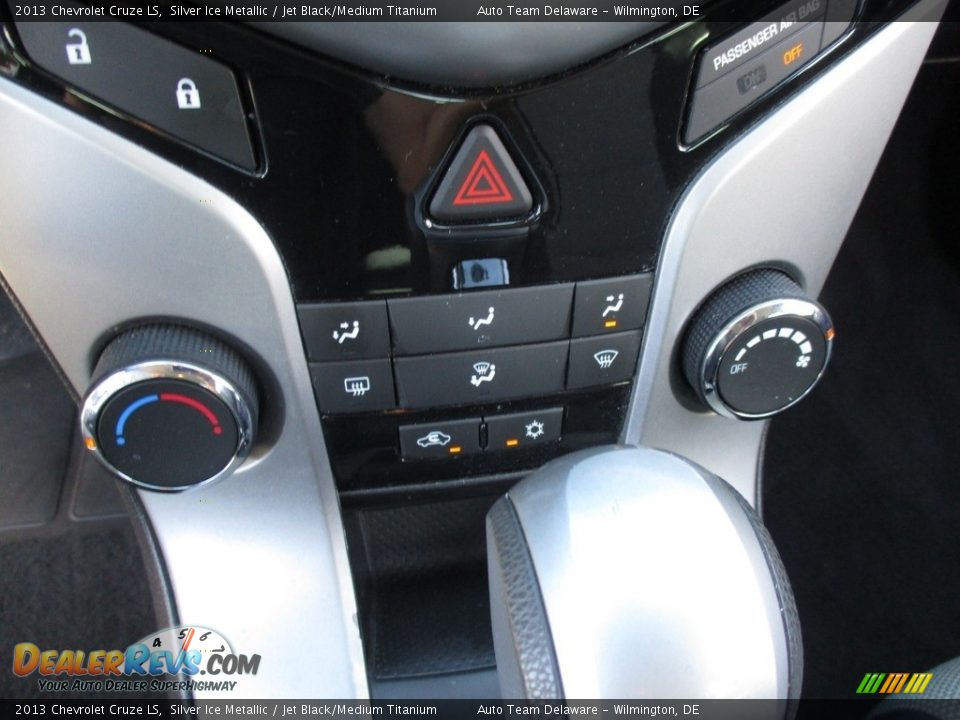 2013 Chevrolet Cruze LS Silver Ice Metallic / Jet Black/Medium Titanium Photo #36