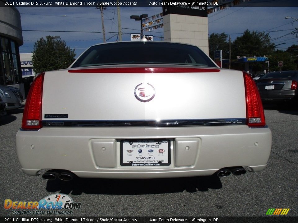 2011 Cadillac DTS Luxury White Diamond Tricoat / Shale/Cocoa Accents Photo #5