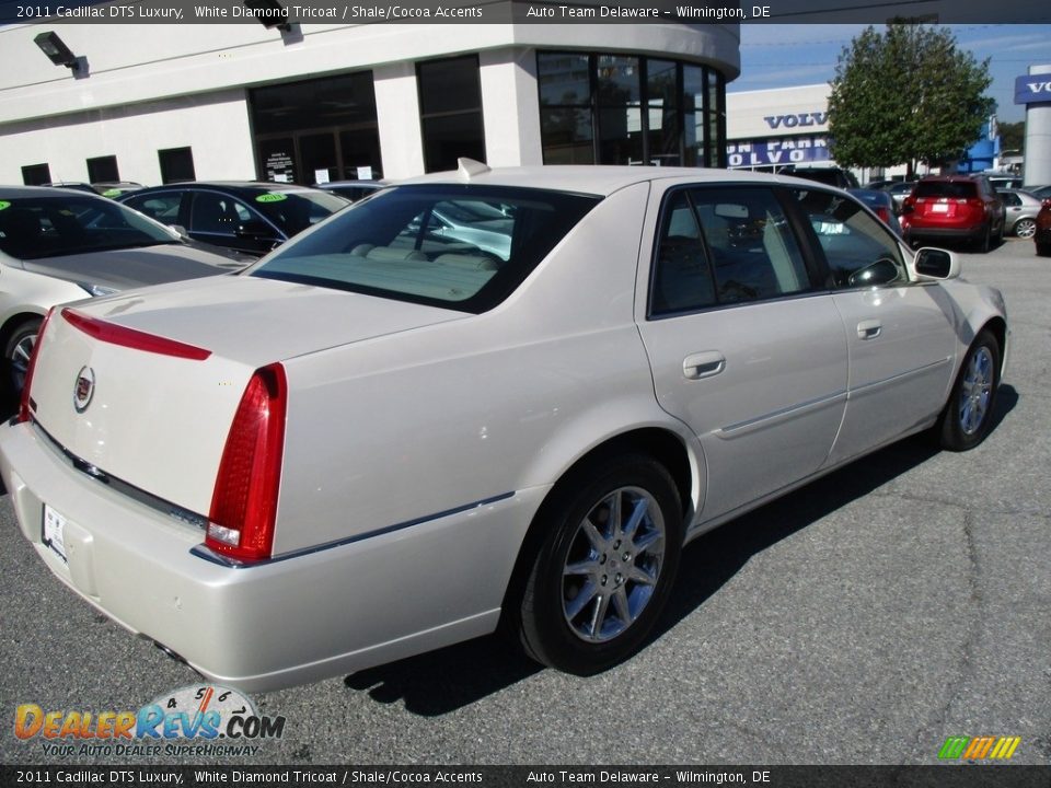 2011 Cadillac DTS Luxury White Diamond Tricoat / Shale/Cocoa Accents Photo #6