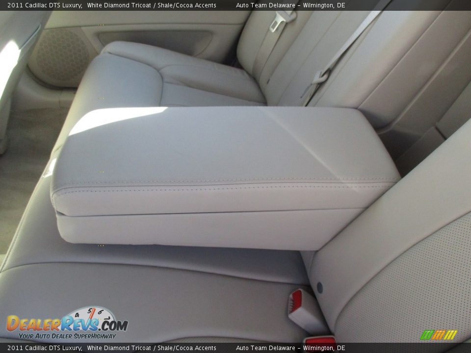 2011 Cadillac DTS Luxury White Diamond Tricoat / Shale/Cocoa Accents Photo #20
