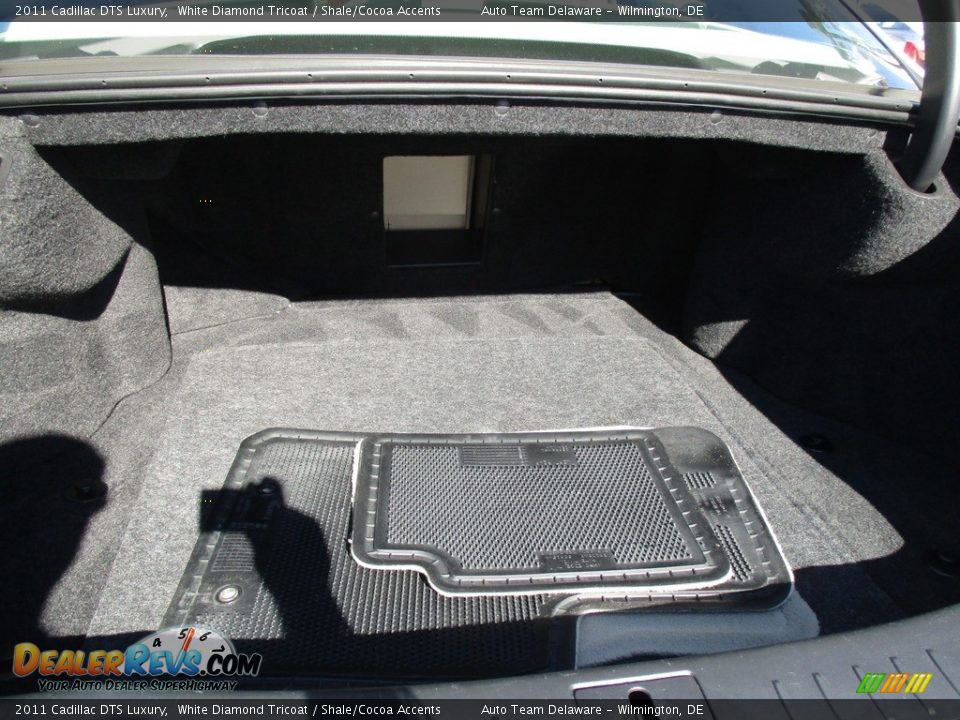 2011 Cadillac DTS Luxury White Diamond Tricoat / Shale/Cocoa Accents Photo #22
