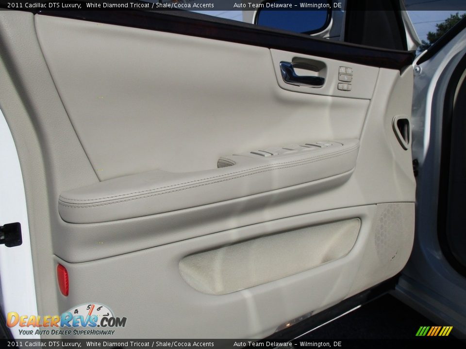 2011 Cadillac DTS Luxury White Diamond Tricoat / Shale/Cocoa Accents Photo #23