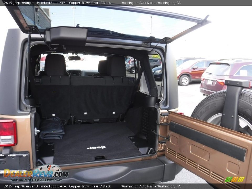 2015 Jeep Wrangler Unlimited Sport 4x4 Copper Brown Pearl / Black Photo #17