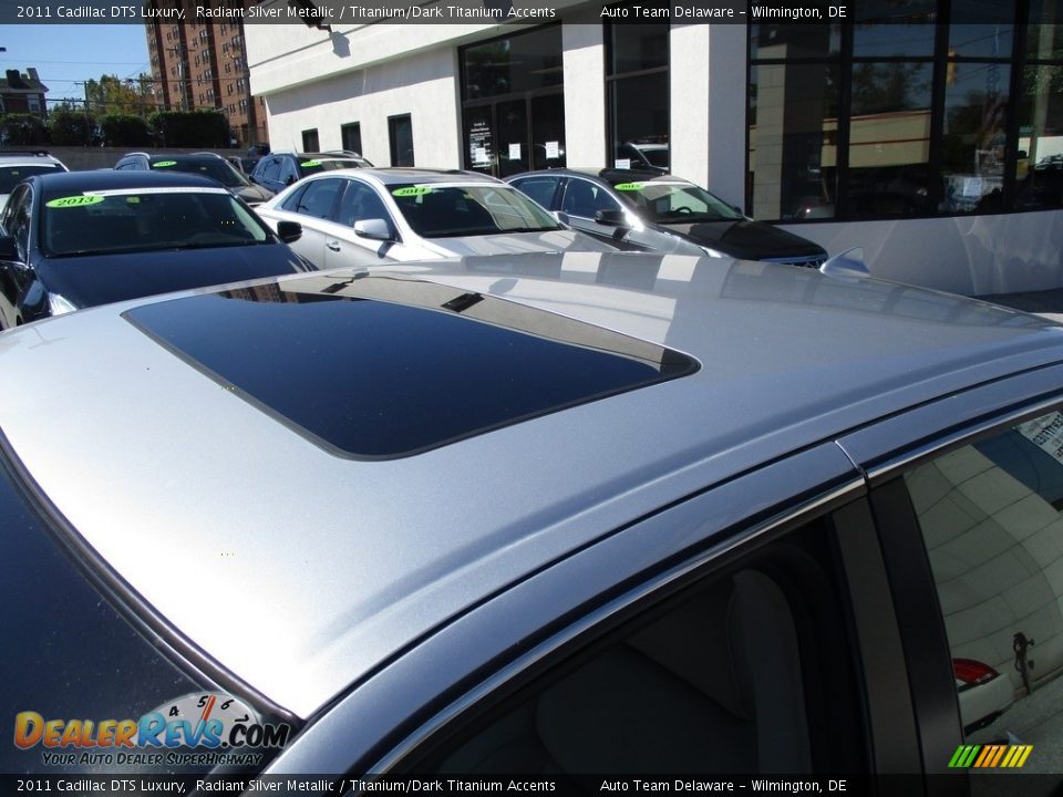 2011 Cadillac DTS Luxury Radiant Silver Metallic / Titanium/Dark Titanium Accents Photo #24