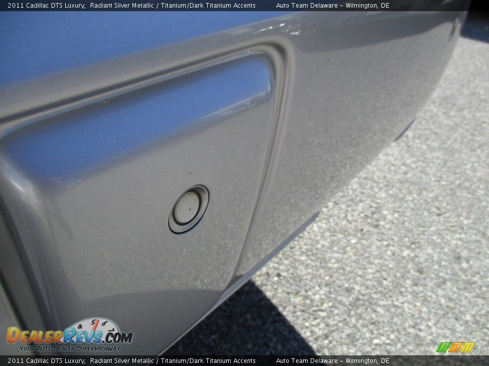 2011 Cadillac DTS Luxury Radiant Silver Metallic / Titanium/Dark Titanium Accents Photo #28