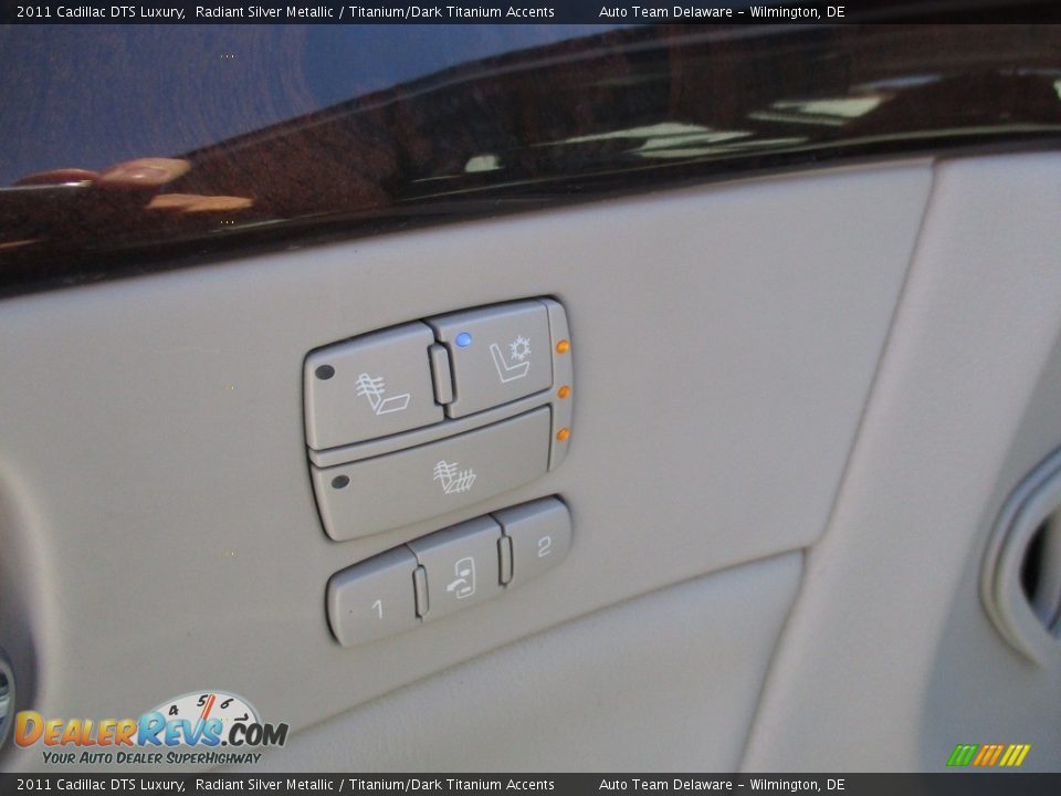 2011 Cadillac DTS Luxury Radiant Silver Metallic / Titanium/Dark Titanium Accents Photo #30