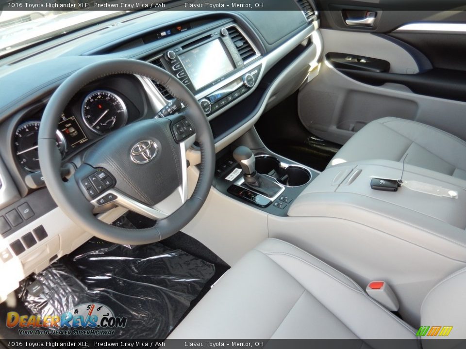 2016 Toyota Highlander XLE Predawn Gray Mica / Ash Photo #3