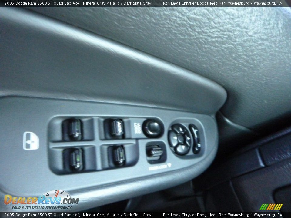 2005 Dodge Ram 2500 ST Quad Cab 4x4 Mineral Gray Metallic / Dark Slate Gray Photo #20