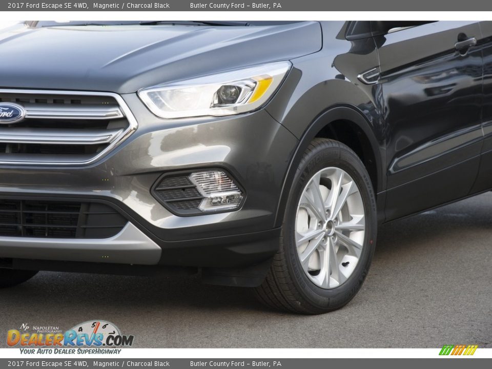 2017 Ford Escape SE 4WD Magnetic / Charcoal Black Photo #2