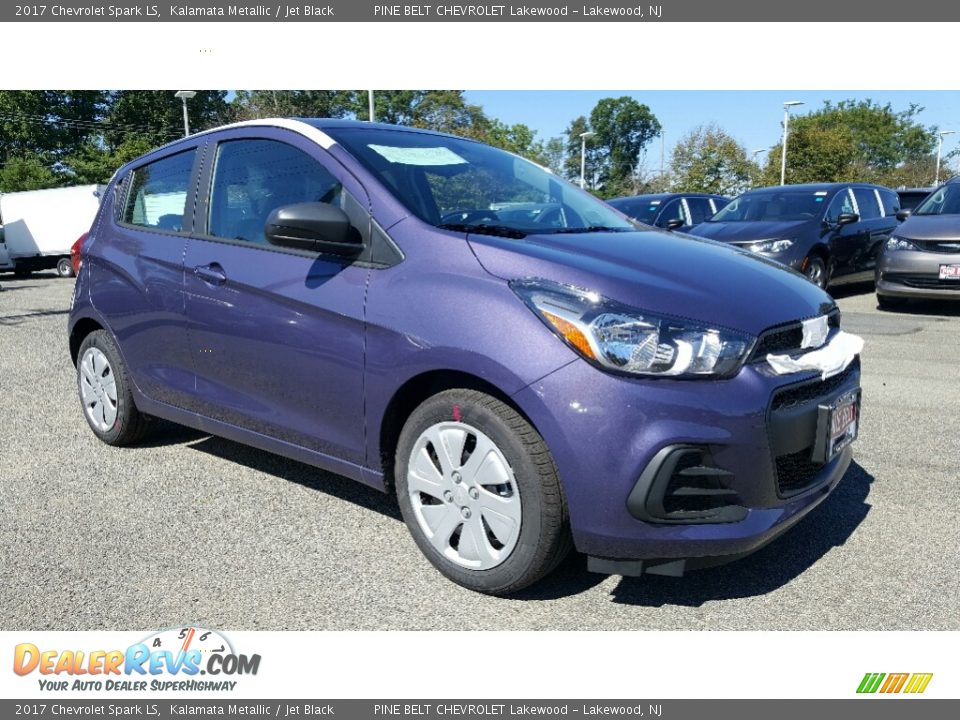 Front 3/4 View of 2017 Chevrolet Spark LS Photo #1