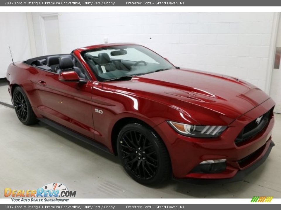 Front 3/4 View of 2017 Ford Mustang GT Premium Convertible Photo #6