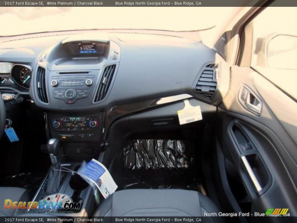 2017 Ford Escape SE White Platinum / Charcoal Black Photo #17