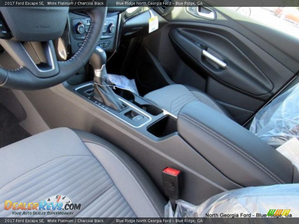 2017 Ford Escape SE White Platinum / Charcoal Black Photo #23