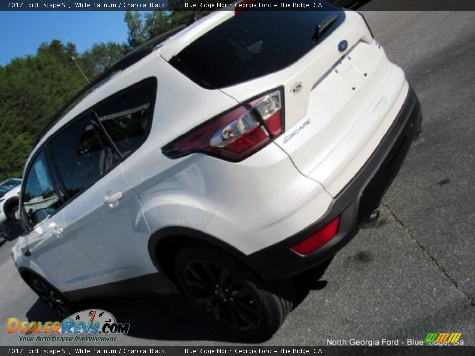 2017 Ford Escape SE White Platinum / Charcoal Black Photo #32