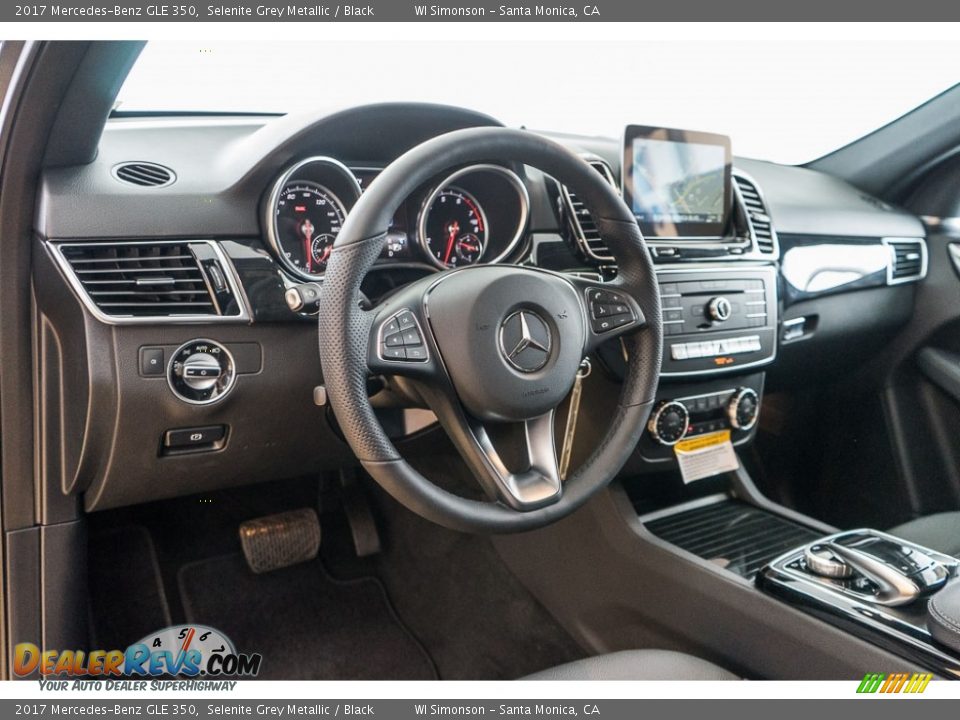 Dashboard of 2017 Mercedes-Benz GLE 350 Photo #5
