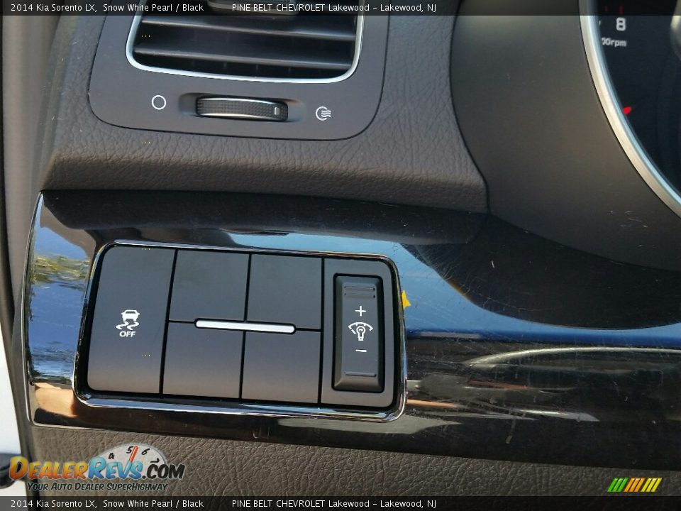2014 Kia Sorento LX Snow White Pearl / Black Photo #17