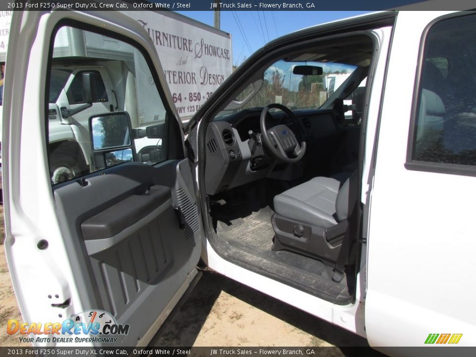 2013 Ford F250 Super Duty XL Crew Cab Oxford White / Steel Photo #10