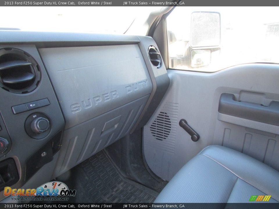 2013 Ford F250 Super Duty XL Crew Cab Oxford White / Steel Photo #15