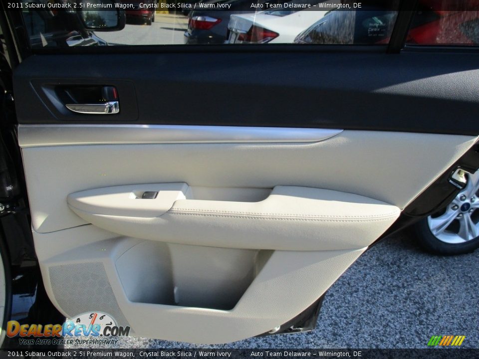 2011 Subaru Outback 2.5i Premium Wagon Crystal Black Silica / Warm Ivory Photo #24