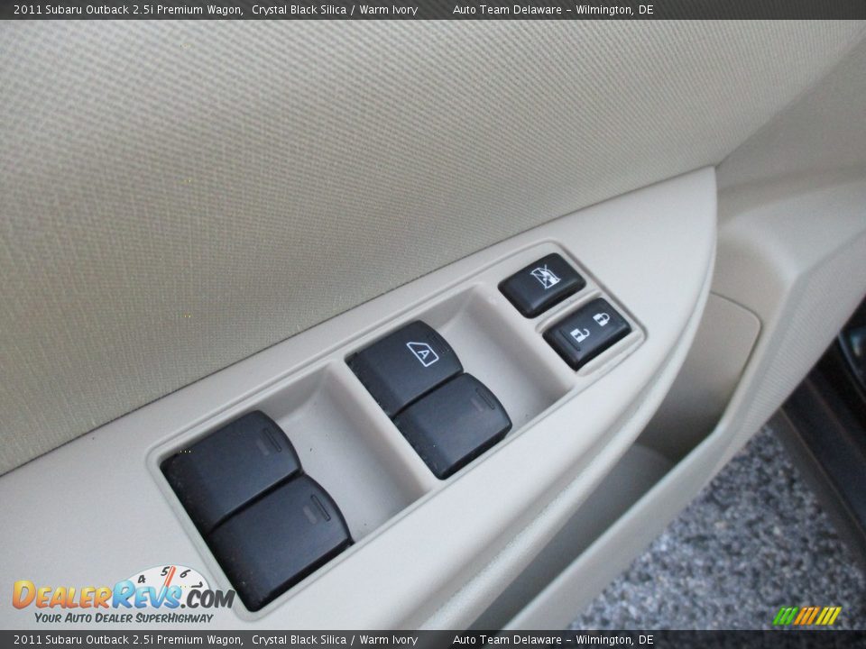 2011 Subaru Outback 2.5i Premium Wagon Crystal Black Silica / Warm Ivory Photo #30