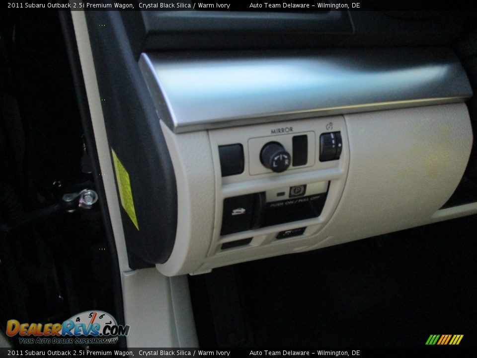 2011 Subaru Outback 2.5i Premium Wagon Crystal Black Silica / Warm Ivory Photo #31