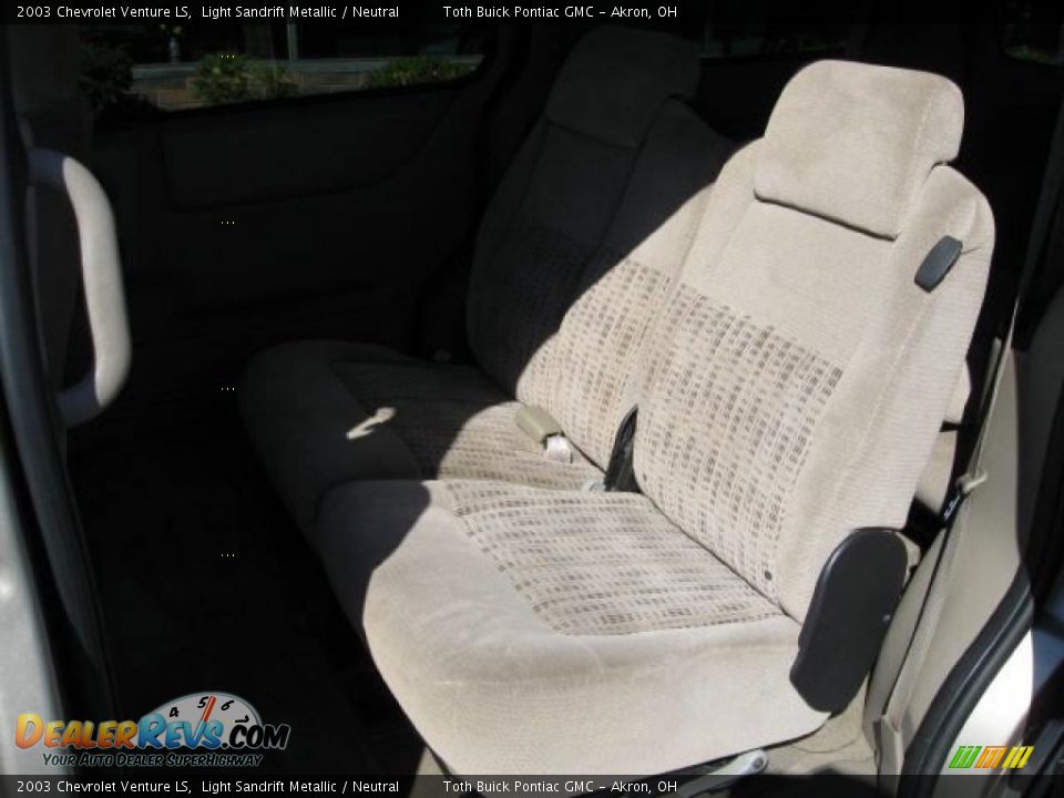 2003 Chevrolet Venture LS Light Sandrift Metallic / Neutral Photo #8
