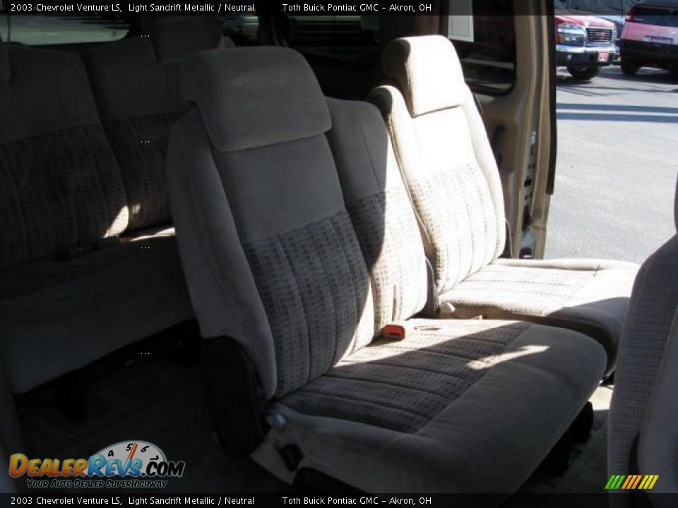 2003 Chevrolet Venture LS Light Sandrift Metallic / Neutral Photo #10