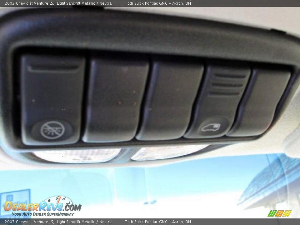 2003 Chevrolet Venture LS Light Sandrift Metallic / Neutral Photo #18