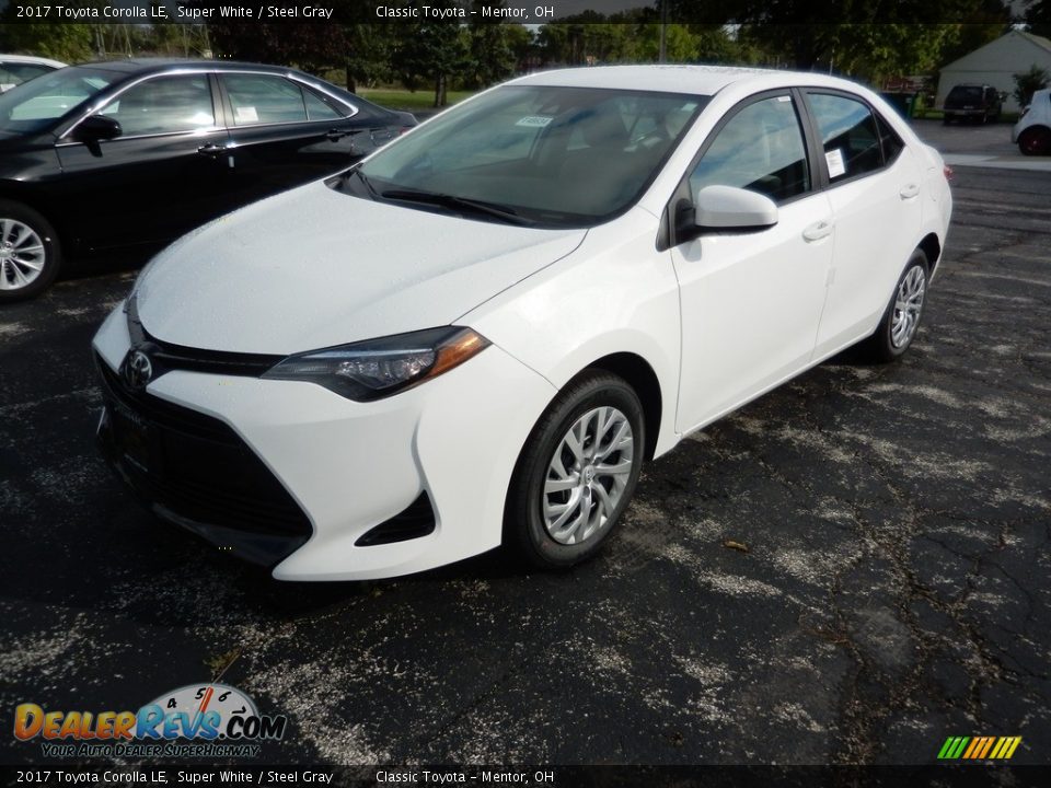 Front 3/4 View of 2017 Toyota Corolla LE Photo #1