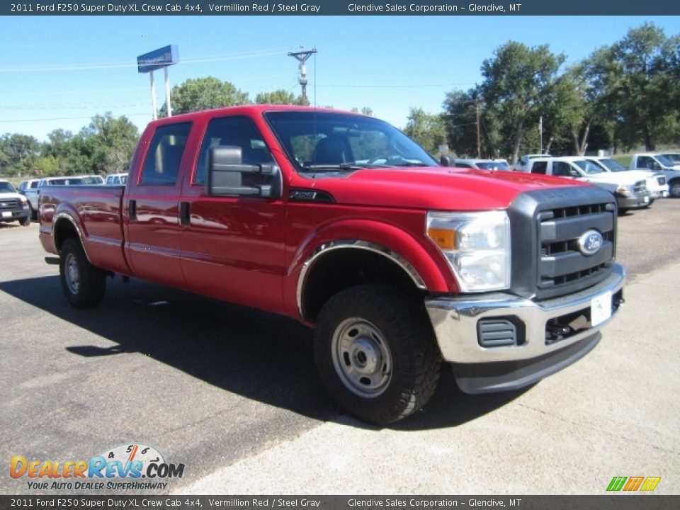 2011 Ford F250 Super Duty XL Crew Cab 4x4 Vermillion Red / Steel Gray Photo #2