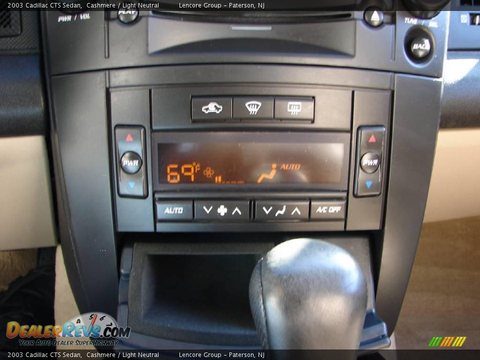 2003 Cadillac CTS Sedan Cashmere / Light Neutral Photo #27