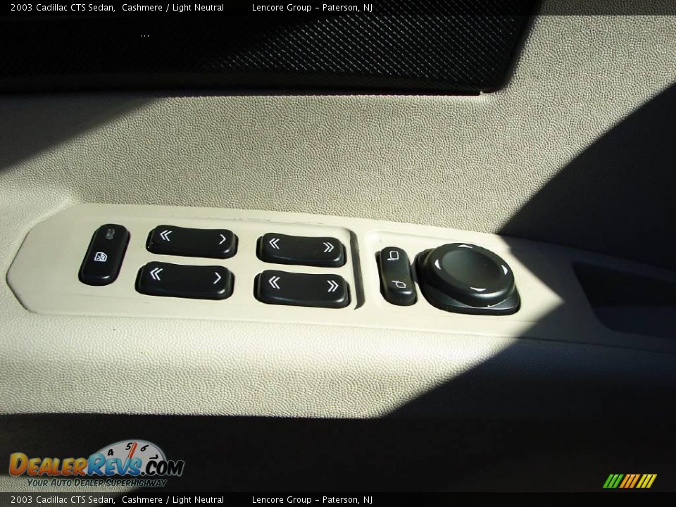 2003 Cadillac CTS Sedan Cashmere / Light Neutral Photo #29