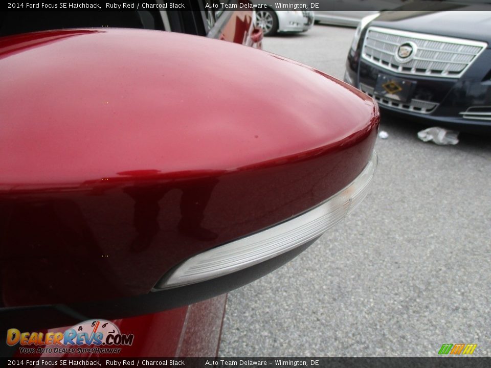 2014 Ford Focus SE Hatchback Ruby Red / Charcoal Black Photo #27