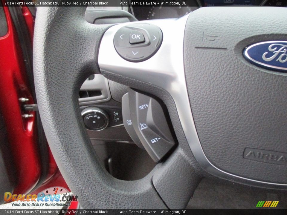 2014 Ford Focus SE Hatchback Ruby Red / Charcoal Black Photo #32