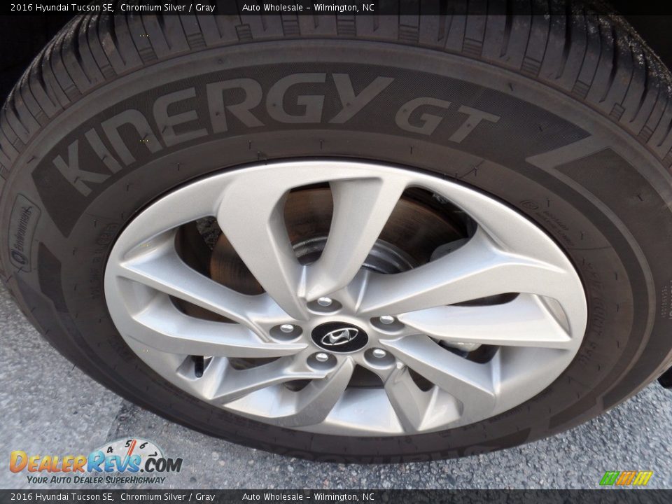 2016 Hyundai Tucson SE Chromium Silver / Gray Photo #7
