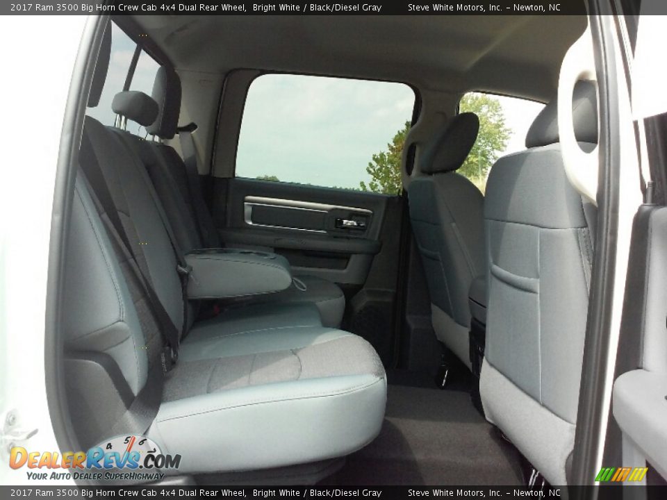 2017 Ram 3500 Big Horn Crew Cab 4x4 Dual Rear Wheel Bright White / Black/Diesel Gray Photo #12