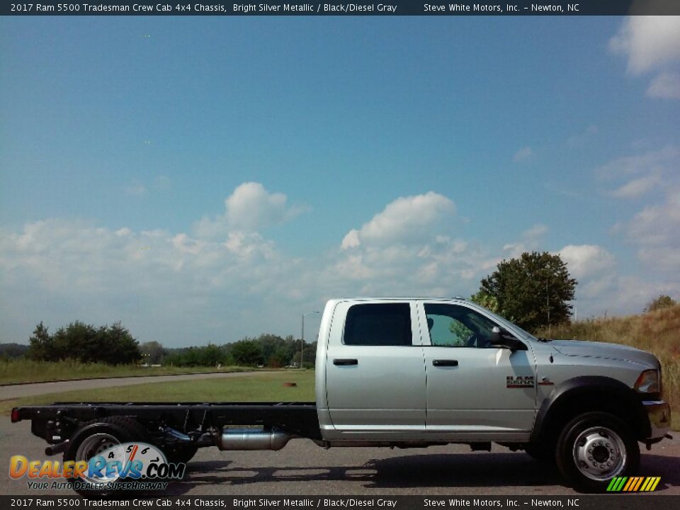 2017 Ram 5500 Tradesman Crew Cab 4x4 Chassis Bright Silver Metallic / Black/Diesel Gray Photo #5