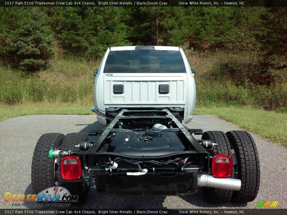 2017 Ram 5500 Tradesman Crew Cab 4x4 Chassis Bright Silver Metallic / Black/Diesel Gray Photo #7