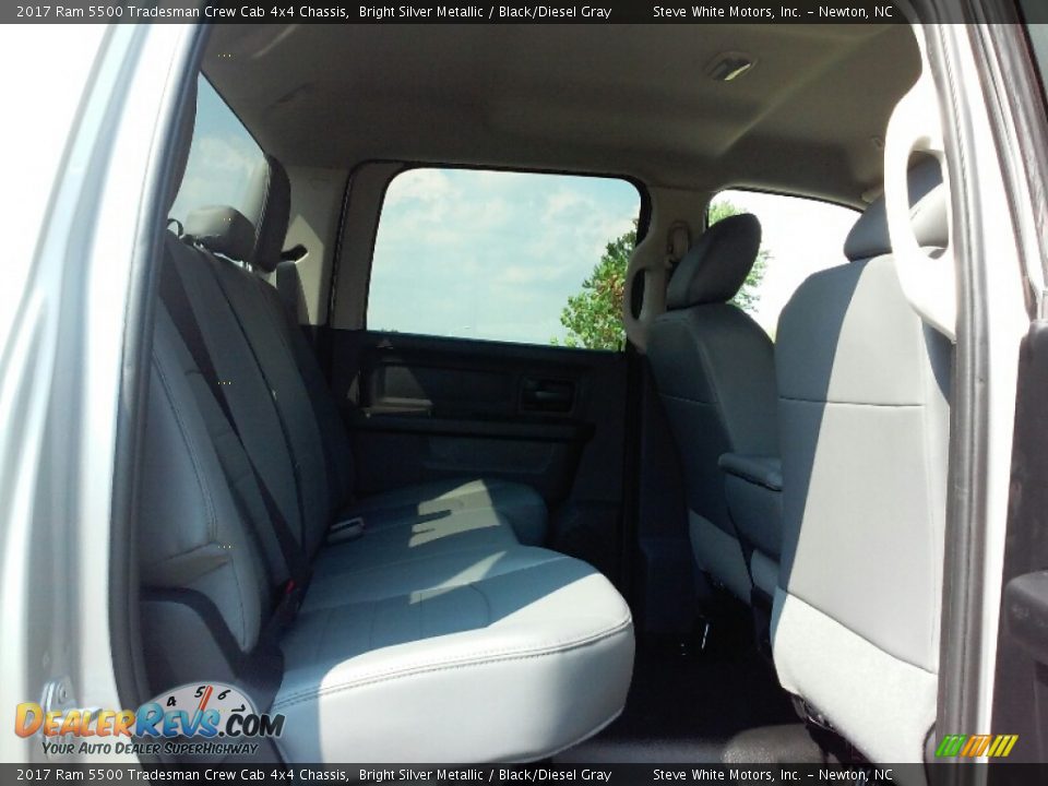 2017 Ram 5500 Tradesman Crew Cab 4x4 Chassis Bright Silver Metallic / Black/Diesel Gray Photo #11