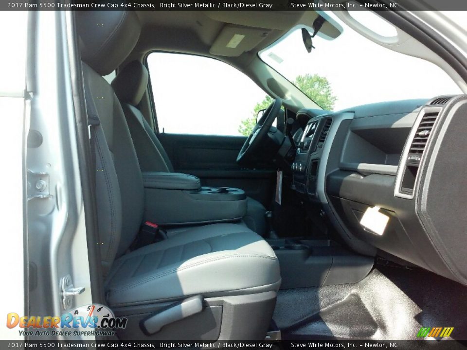 Black/Diesel Gray Interior - 2017 Ram 5500 Tradesman Crew Cab 4x4 Chassis Photo #12