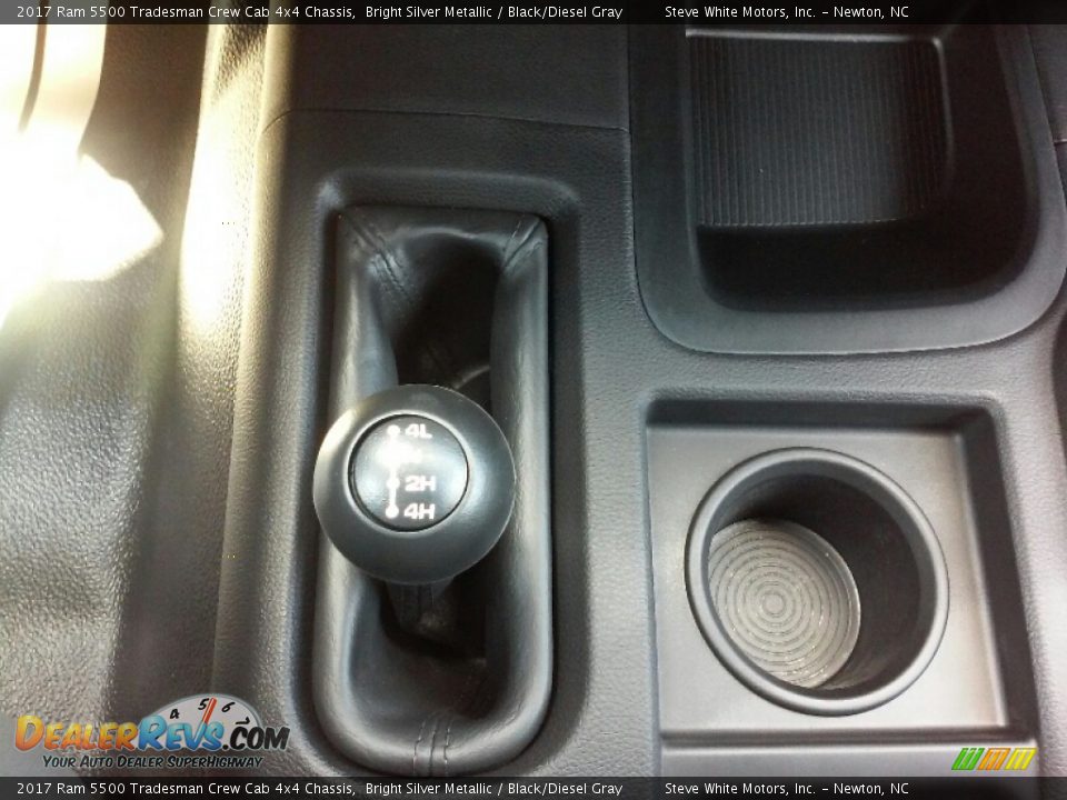 2017 Ram 5500 Tradesman Crew Cab 4x4 Chassis Bright Silver Metallic / Black/Diesel Gray Photo #19
