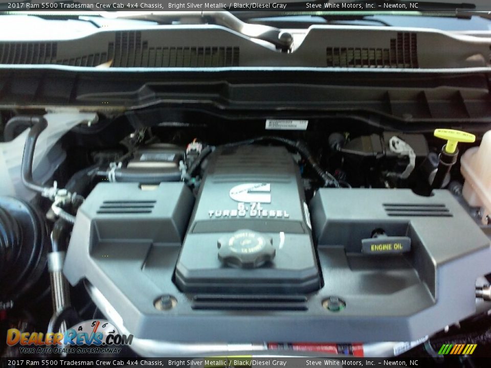 2017 Ram 5500 Tradesman Crew Cab 4x4 Chassis Bright Silver Metallic / Black/Diesel Gray Photo #20
