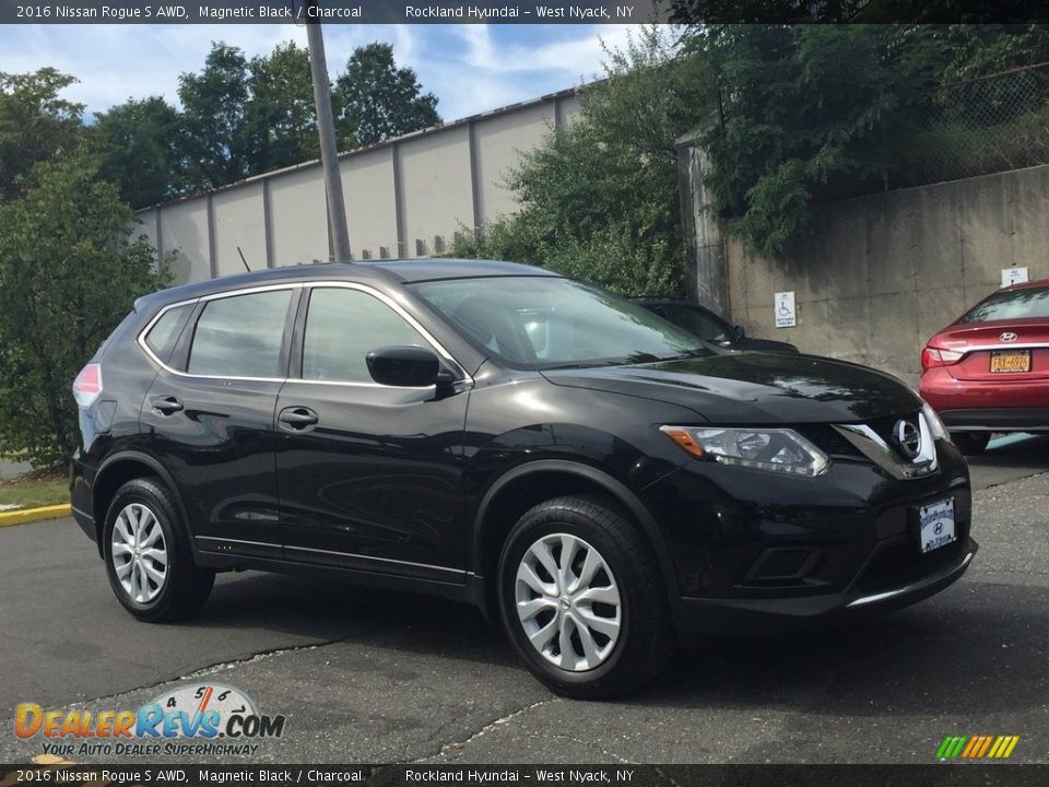2016 Nissan Rogue S AWD Magnetic Black / Charcoal Photo #3
