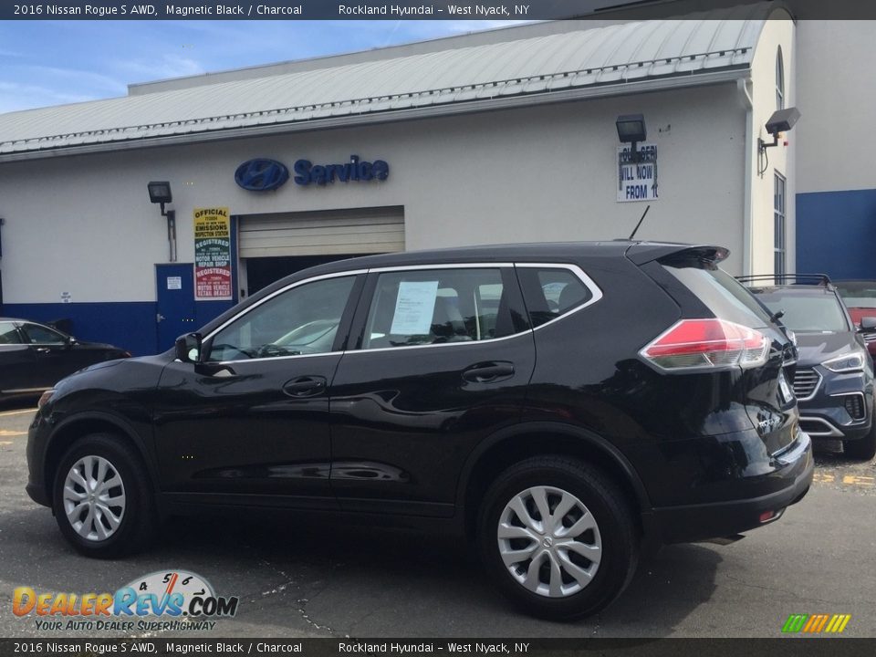 2016 Nissan Rogue S AWD Magnetic Black / Charcoal Photo #6