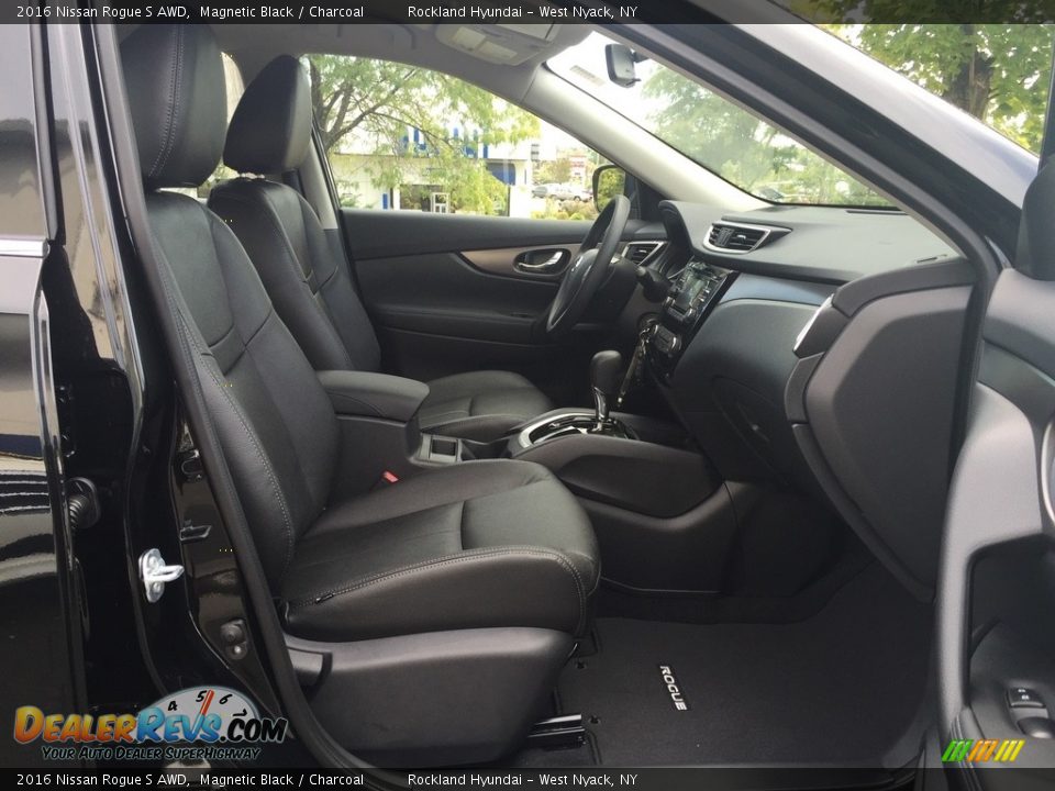 2016 Nissan Rogue S AWD Magnetic Black / Charcoal Photo #24